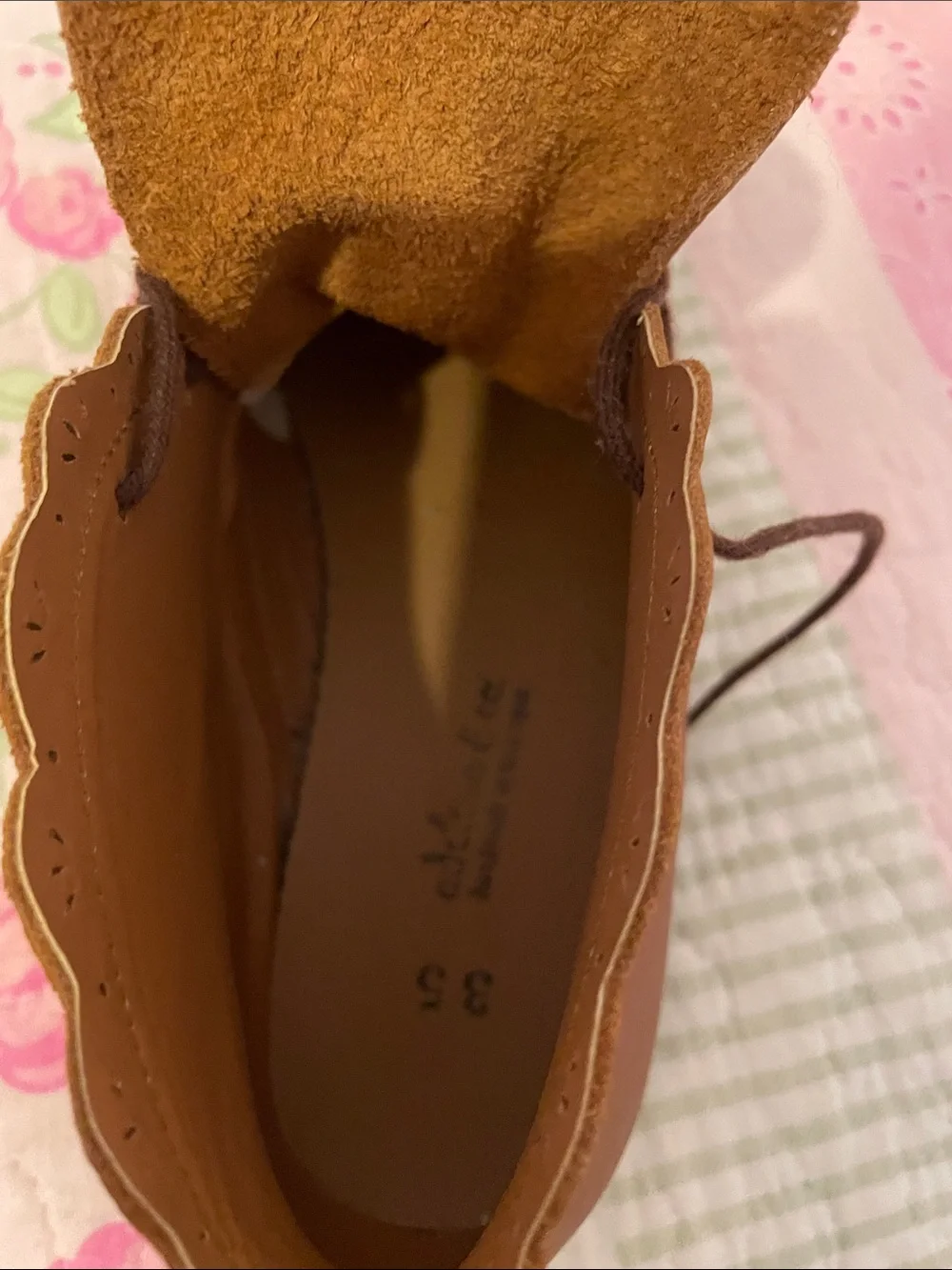 Adelisa & Co Primavera Scalloped Leather Ankle Boots